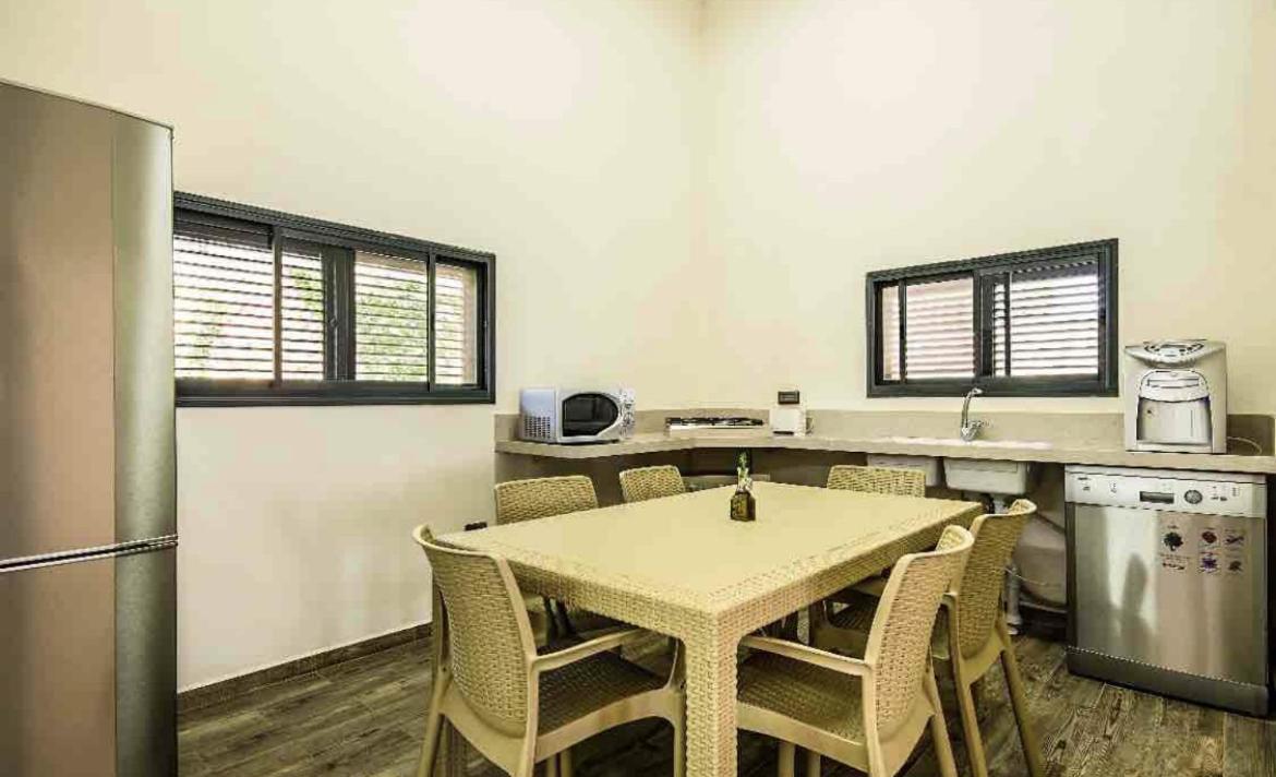 Galilee Hills - Resort & Suites Maghār Exteriör bild
